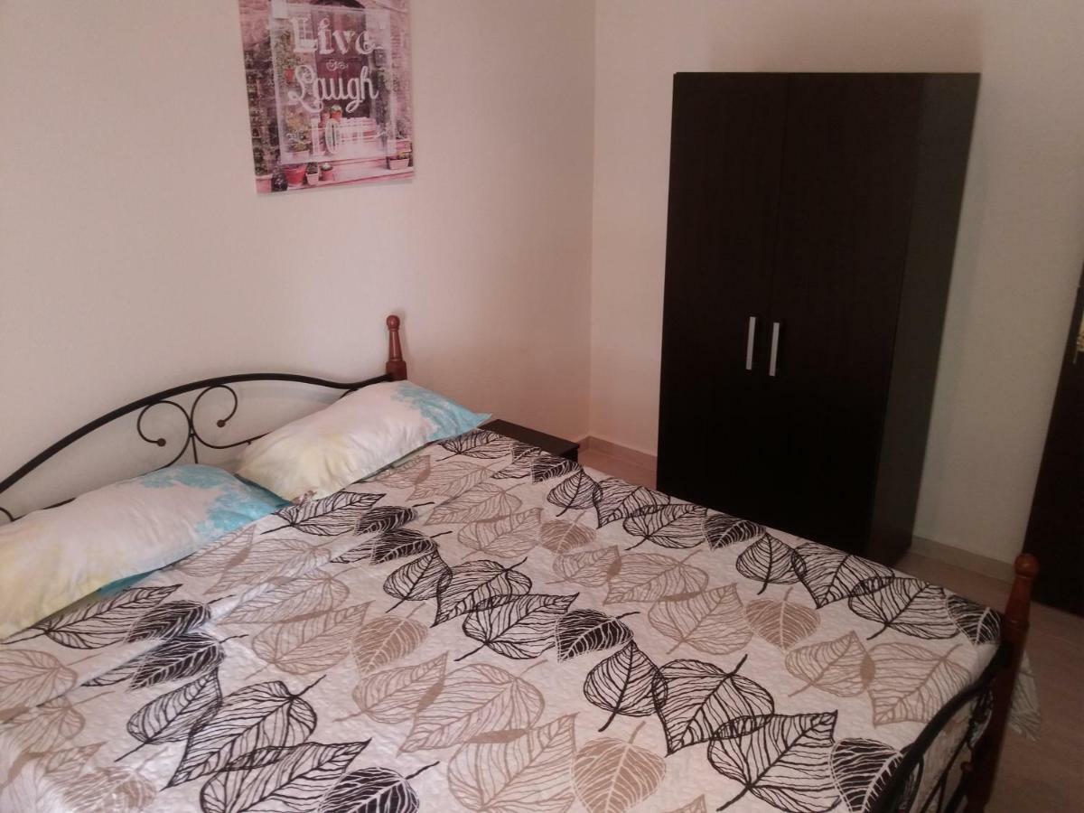 Jordan'S Appartment At 尼亚米卡尼奥纳 外观 照片