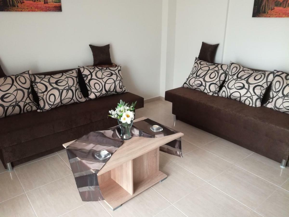Jordan'S Appartment At 尼亚米卡尼奥纳 外观 照片